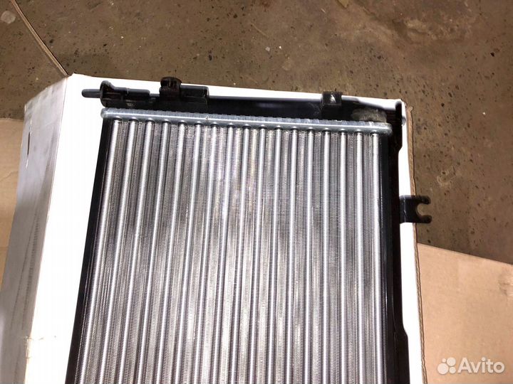 Радиатор на LADA Granta с 15г/Kalina 2 с 13г
