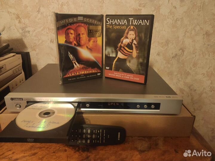 DVD плеер Yamaha dvd557