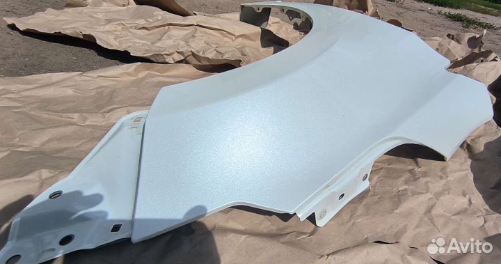 Крыло Toyota Corolla E180 правое оригинал