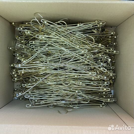 Плечики с пришепками (золотистый цвет)