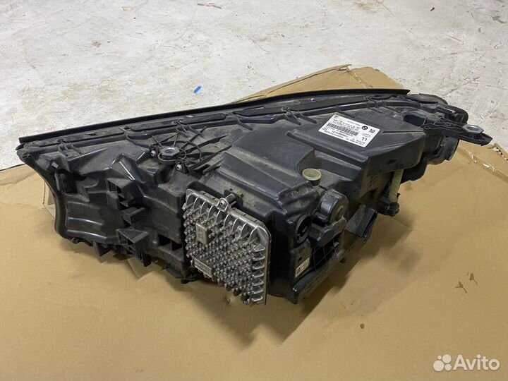 Фара правая на BMW G11 G12 (Америка)