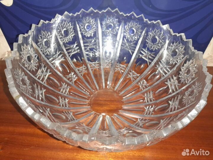 Хрустальная ваза