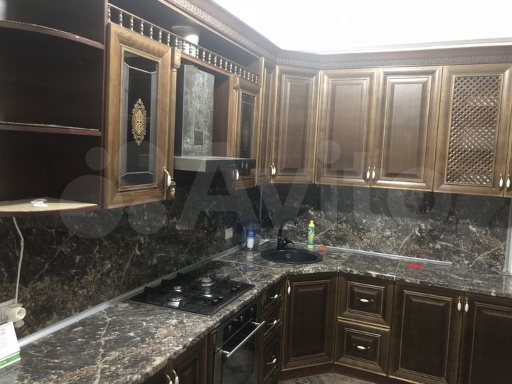 2-к. квартира, 72 м², 9/9 эт.