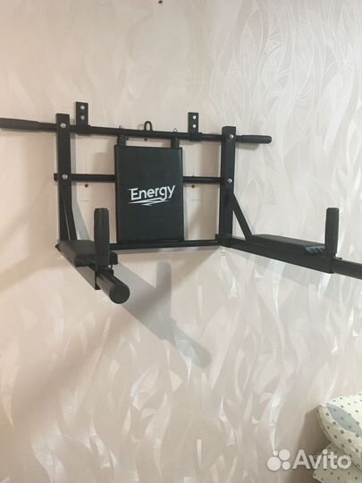 Турник настенный