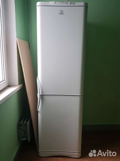 Холодильник indesit