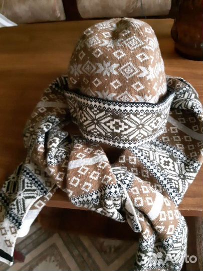 Шапка с шарфом