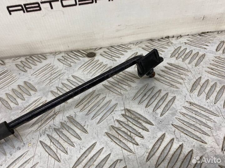 Б/У Держатель капота Hyundai Accent LC D3EA