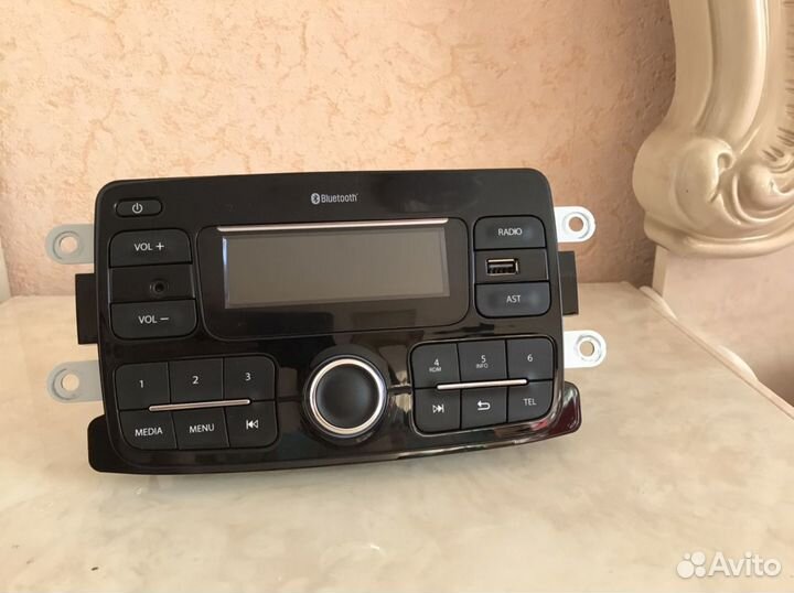 Штатная магнитола Renault