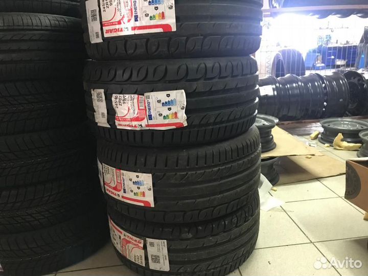 Tigar UHP Ultra High Performance 245/40 R17 95W