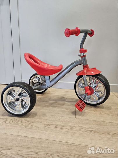 Трехколесный велосипед