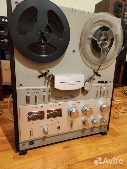 Катушечный магнитофон Союз-110 под пломбами