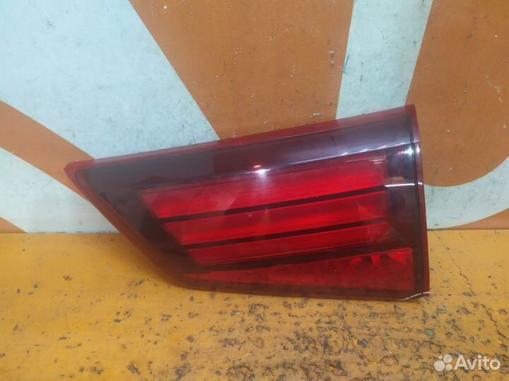 Фонарь внутренний правый Mitsubishi Outlander 3