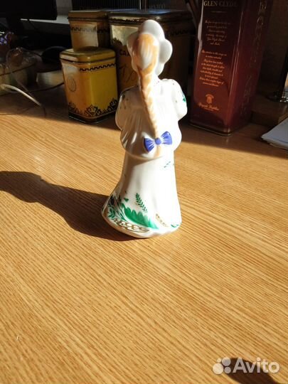 Статуэтка Катюша с голубем лфз