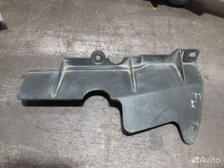 Дефлектор радиатора передний левый Skoda Fabia 6Y2