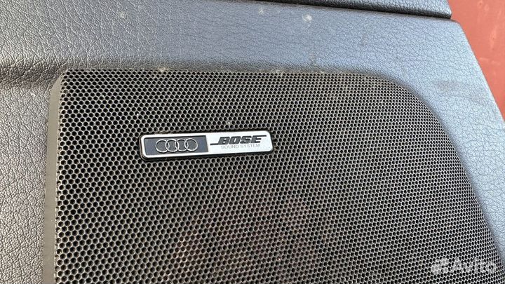 Обшивка задней левой двери Audi A4 B6 bose music