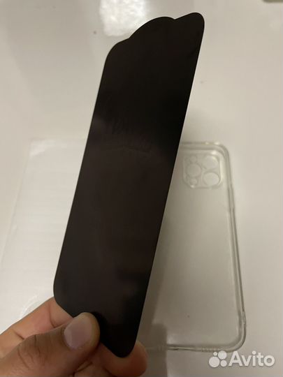 Защитное стекло на iPhone 13/13Pro/14