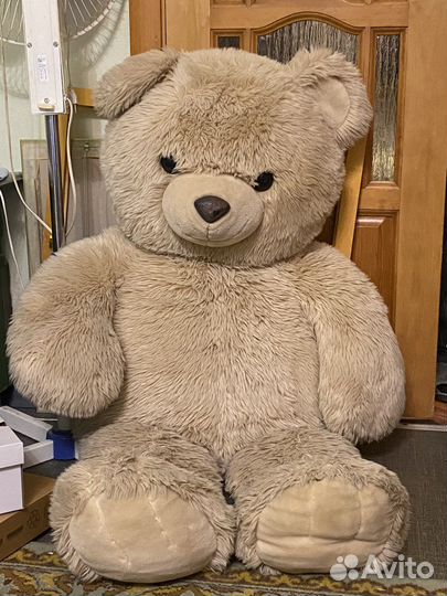 Большой мягкий медведь