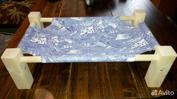 Лежанка-кроватка для кошек и маленьких собачек