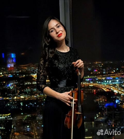 Скрипачка, музыкант на праздник