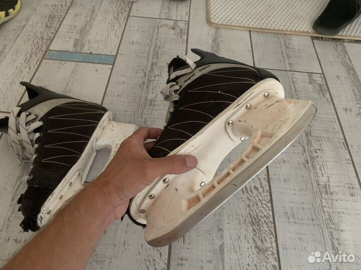 Коньки хоккейные 39 размер