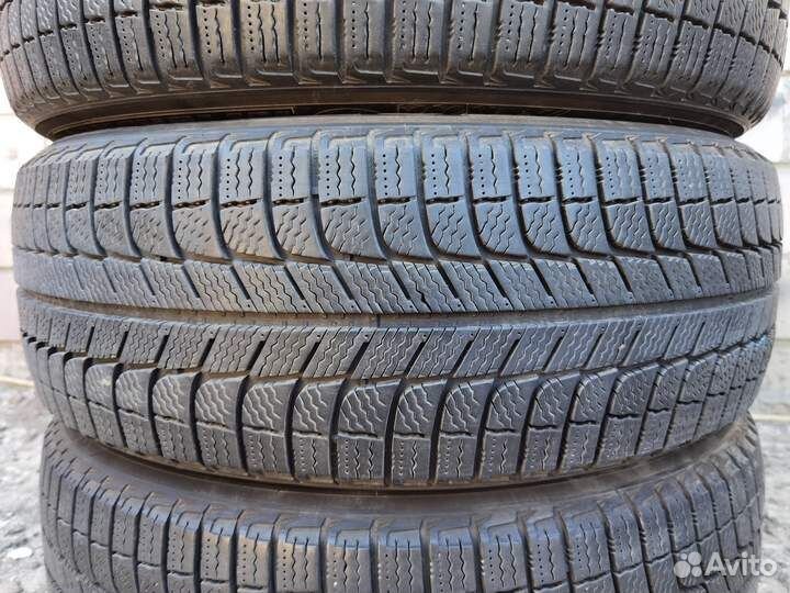 Michelin X-Ice XI3 215/60 R17 96T