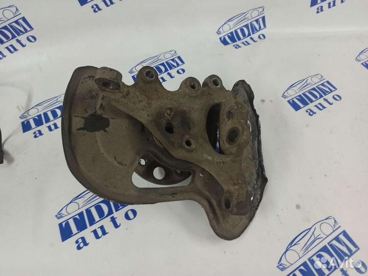 Поворотный кулак передний правый Mercedes C-class