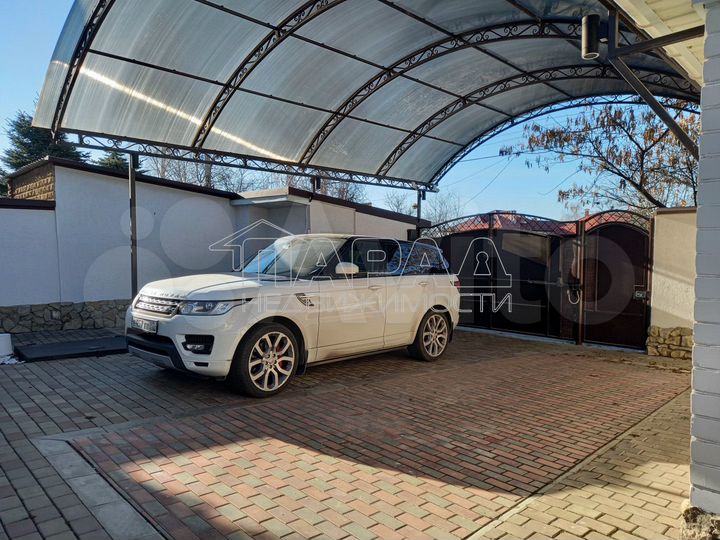 Дом 215,6 м² на участке 4,6 сот.