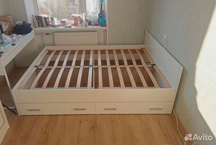 Кровать белая с ящиками