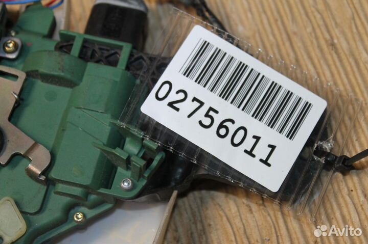 Замок двери передней правой Volkswagen Passat B6 2