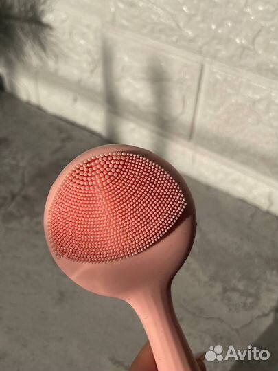 Электрическая силиконовая щетка для лица