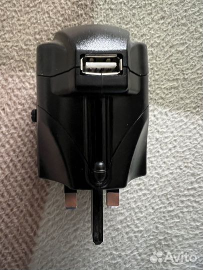 Адаптер Insignia для путешествий