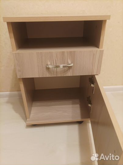 Тумба прикроватная