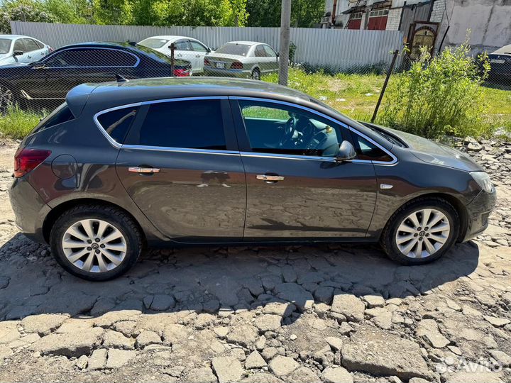 Opel Astra 1.4 AT, 2013, 130 000 км