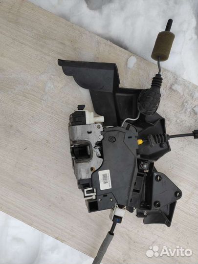 Дверной замок Mercedes c w204