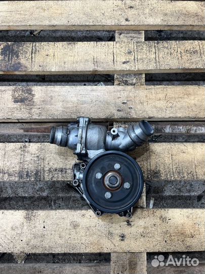 Помпа Bmw 7 E38 M62B35 1999