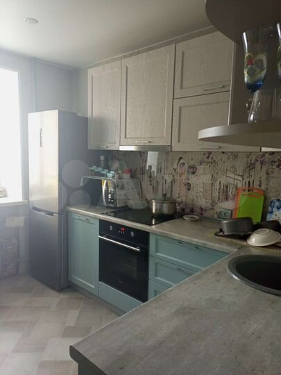 Доля в 3-к. квартире, 60 м², 8/9 эт.