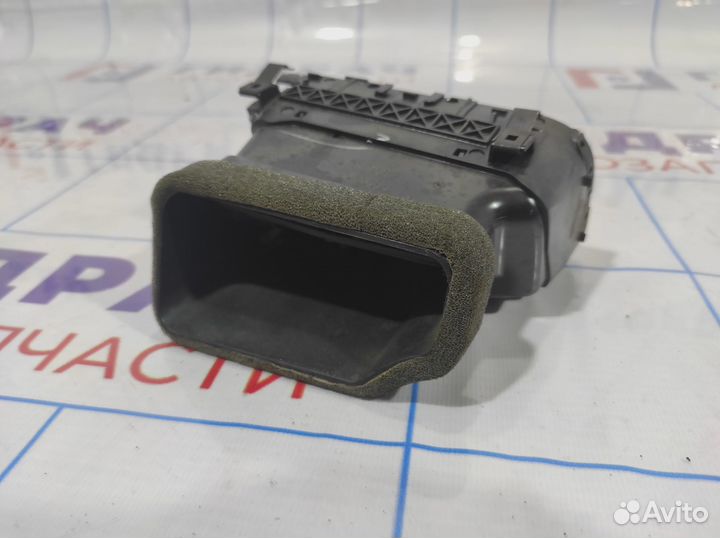 Дефлектор воздушный левый Volkswagen Jetta (A6) 5C