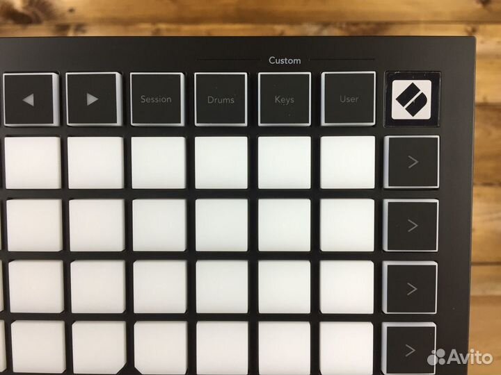 Novation Launchpad Mini MK3 в Наличии