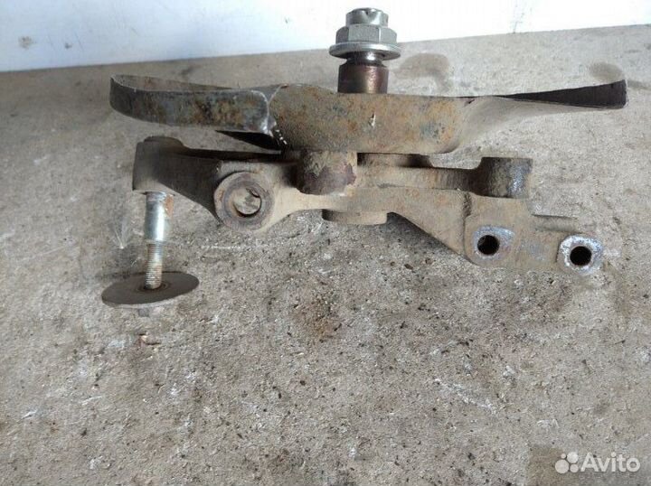 Кулак поворотный задний левый Kia Spectra