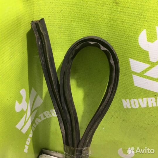 Уплотнитель капота Рено Клио 2 Симбол