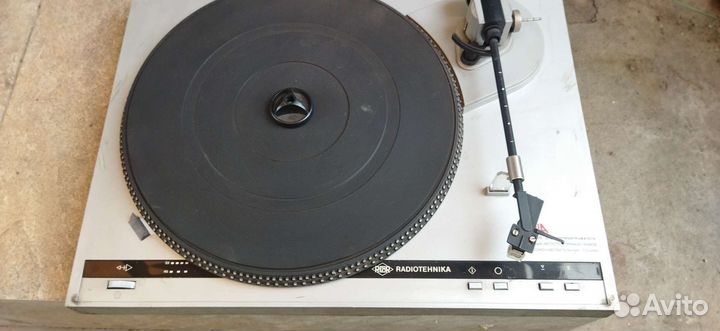 Проигрыватель винила радиотехника