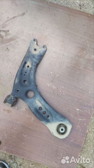 Рычаг передний левый Skoda Octavia A7