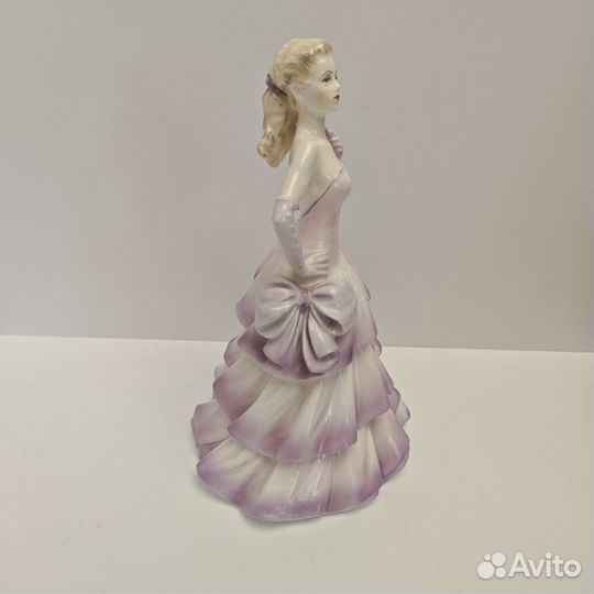 Статуэтка фарфоровая Coalport Bolero