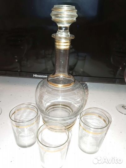 Графин с рюмками