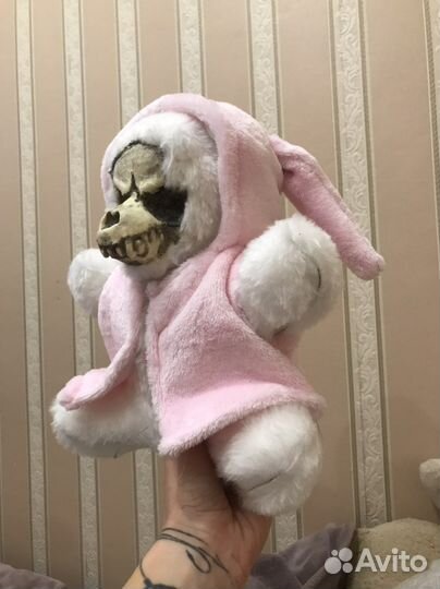 Зомби мишка в жилете зайца