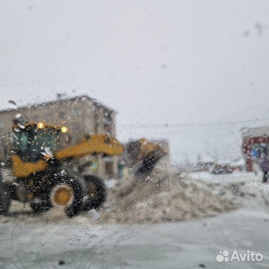 Уборка снега вручную,механизированно