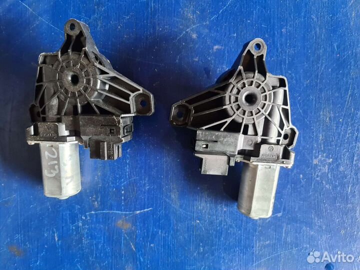 Мотор заднего стеклоподъемника Mercedes W213