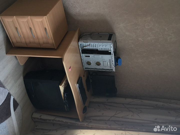 Компьютерный стол