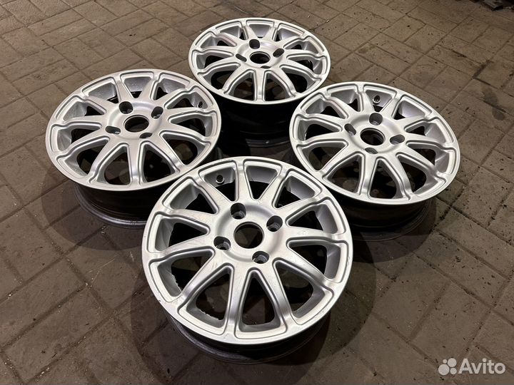 Литые диски r15 4/114.3 ц,о. 67.1