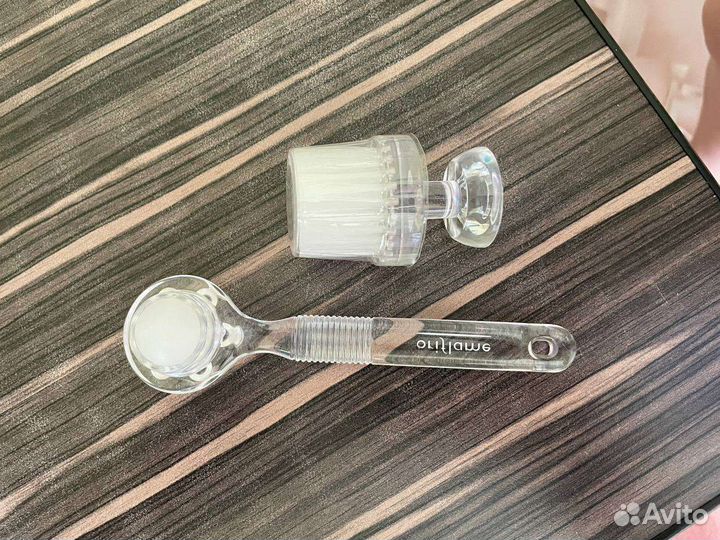 Массажер и щётка для лица Oriflame